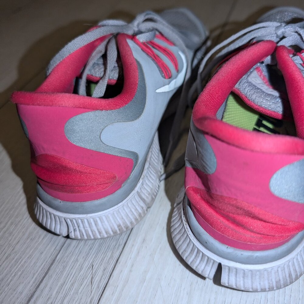 Nike Womens Free 5.0 Running Athletic Shoes Gray Pink Size 7 - Picture 3 of 4